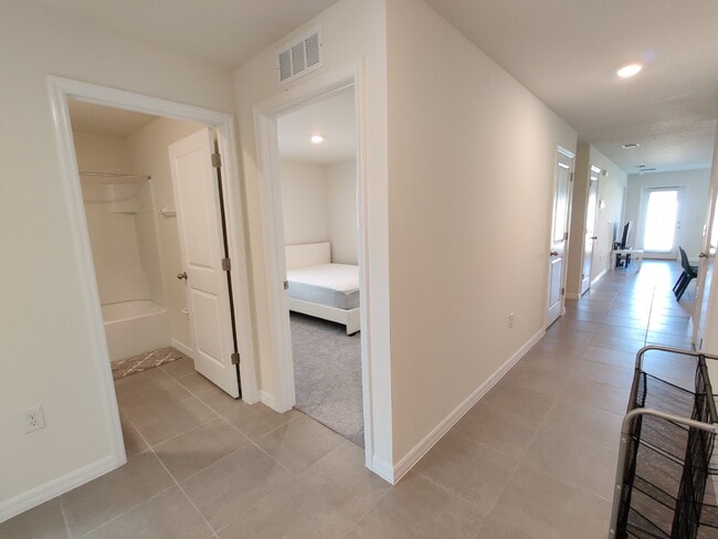 Building Photo - 3210 Suncoast Plains Dr
