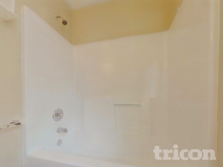 Building Photo - 117 Normas Way