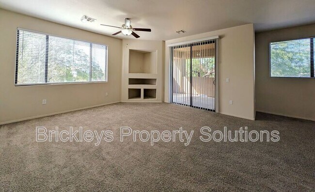 Building Photo - 705 W Queen Creek Rd