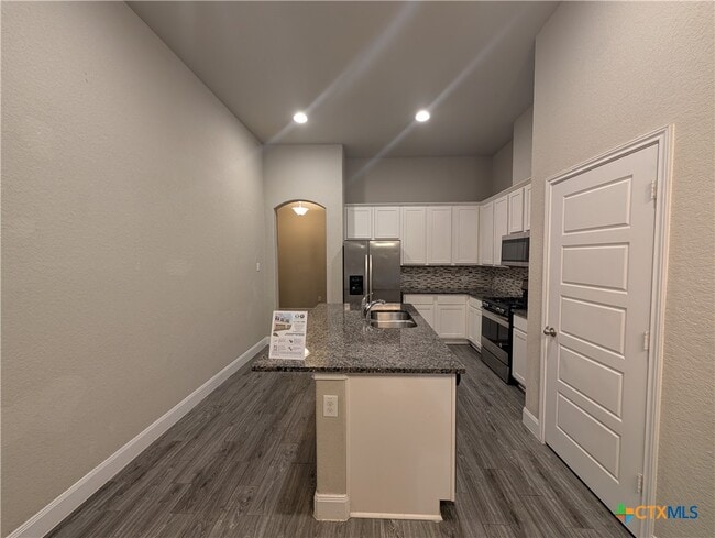 Building Photo - 1211 FM306