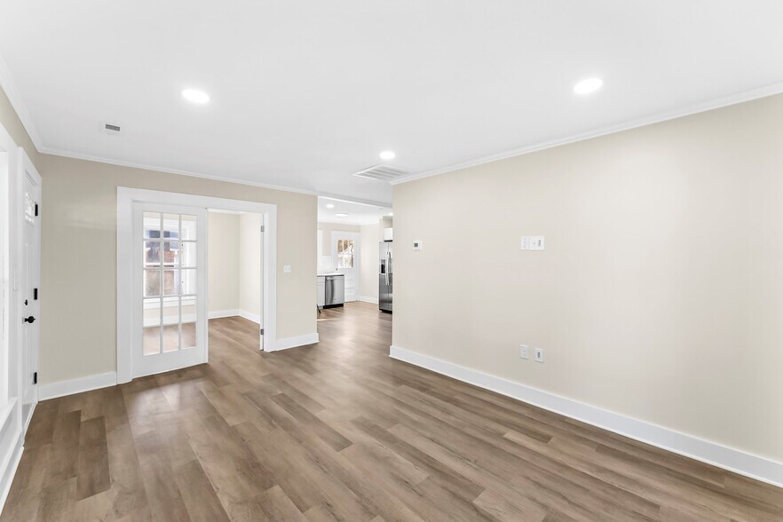 Building Photo - 1102 Venus St