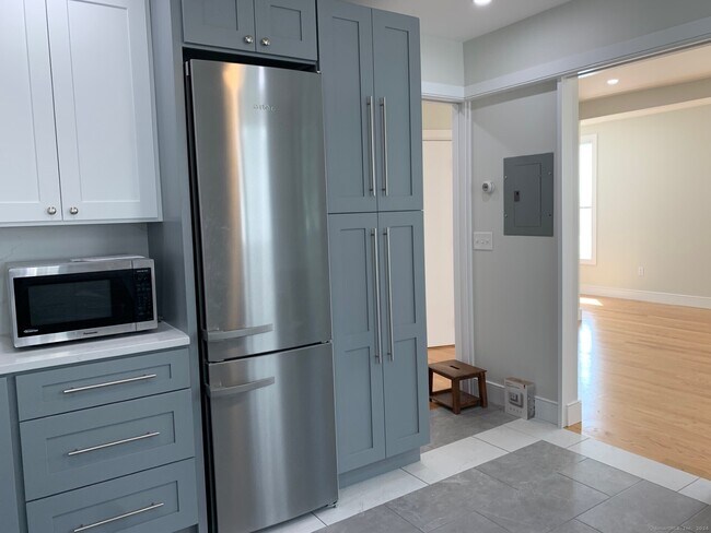 Building Photo - 35 Seaview Ave