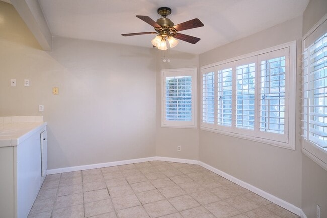 Building Photo - Lovely 3 Bedroom Home!