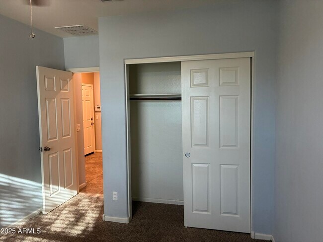 Building Photo - 69 S 195th Ln