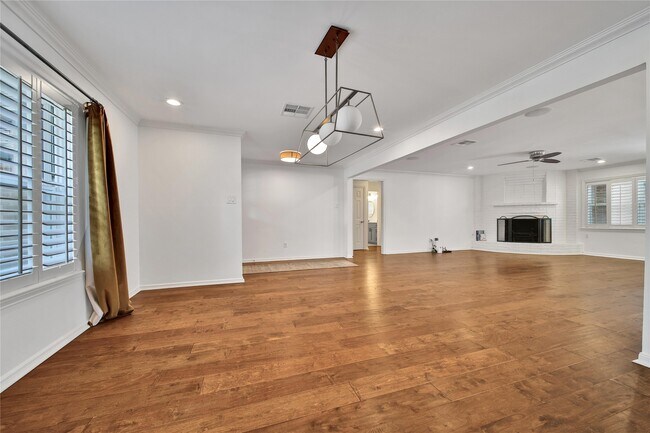 Building Photo - 5027 Twin Candle Dr