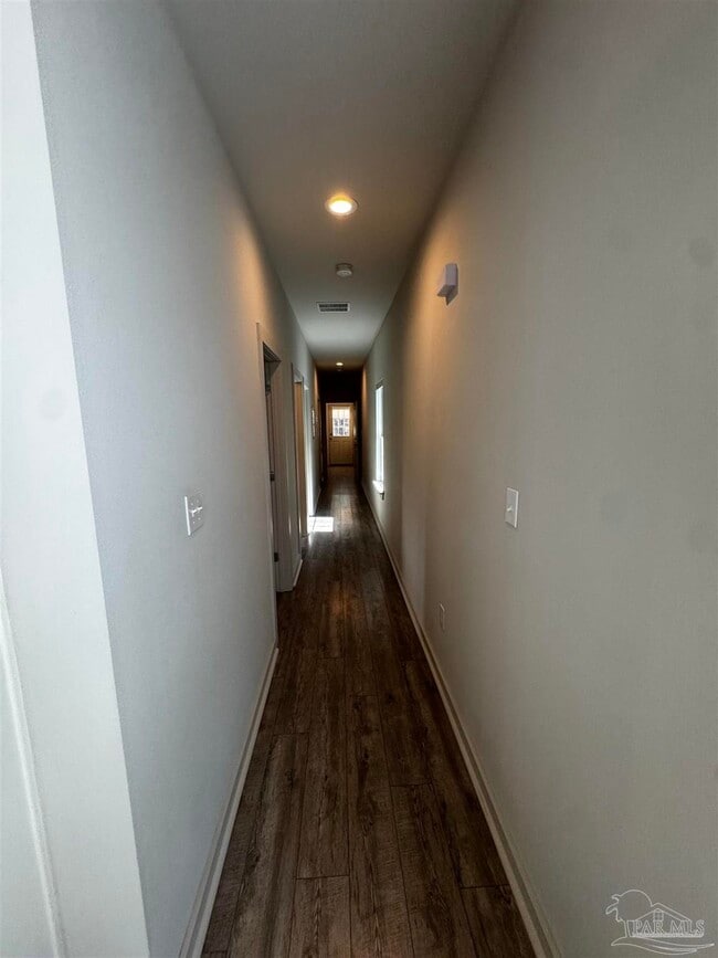 Building Photo - 102 S G St