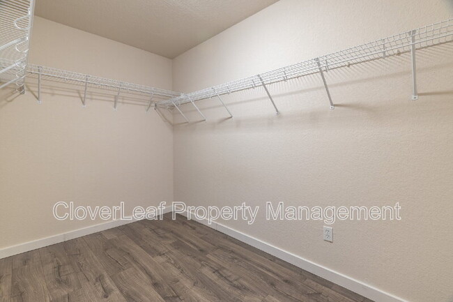 Building Photo - 407 Marbella Vista