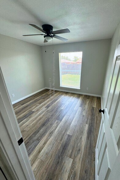 Bedroom 2 - 5101 Canadian Ave