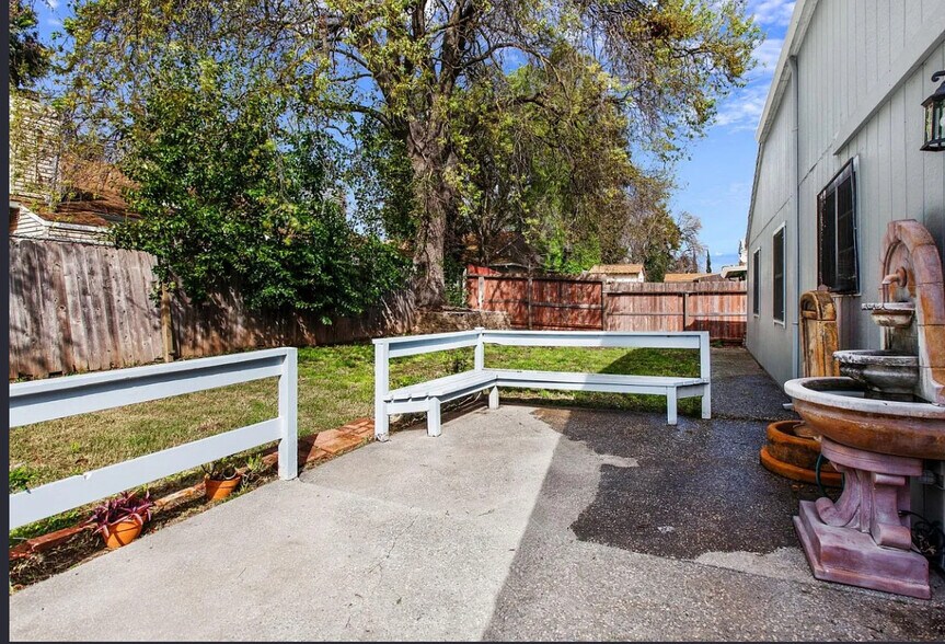 Building Photo - 5809 Sturbridge Ct