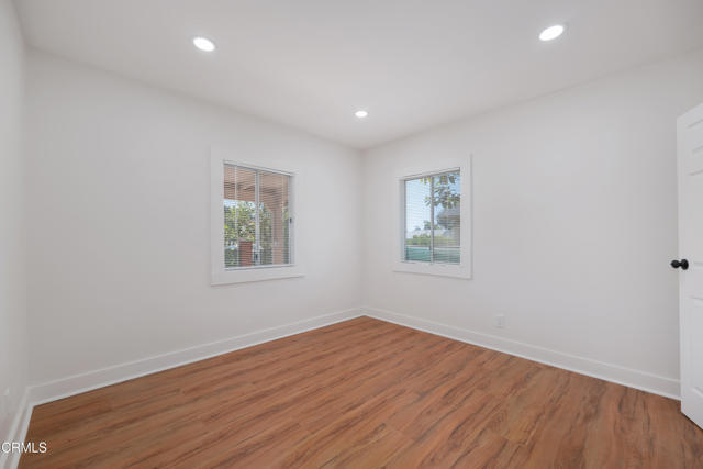 Building Photo - 121 S Lotus Ave