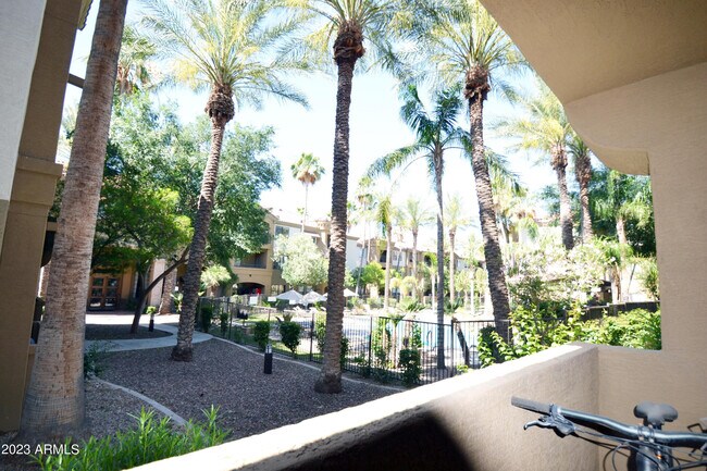 Building Photo - 5302 E Van Buren St