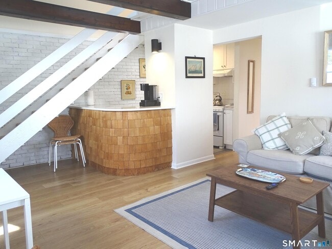 Building Photo - 81 Church St