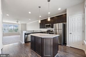 Building Photo - 105 Poinsettia Wy
