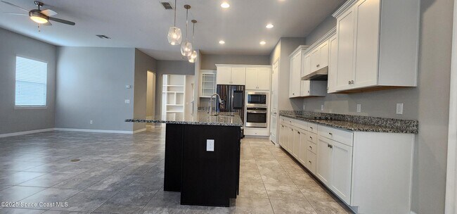 Building Photo - 1813 Hawksbill Ln
