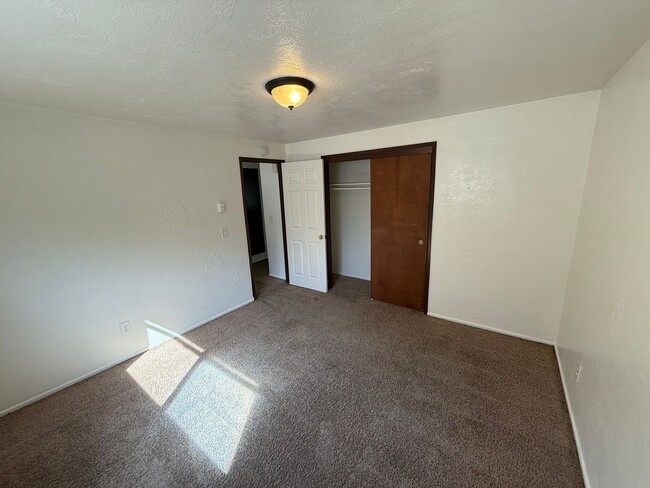 Building Photo - 3875 Iberis St NE