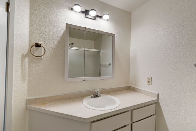Building Photo - Charming & Updated 3-Bedroom Home