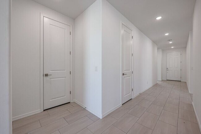 Building Photo - NEWLY BUILT HOME IN LAVEEN OFF 202 & DOBBI...
