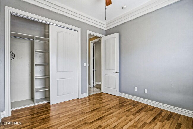 Building Photo - 724 Scott Ln