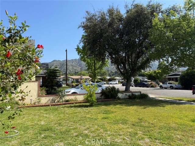 Building Photo - 1039 N Soldano Ave
