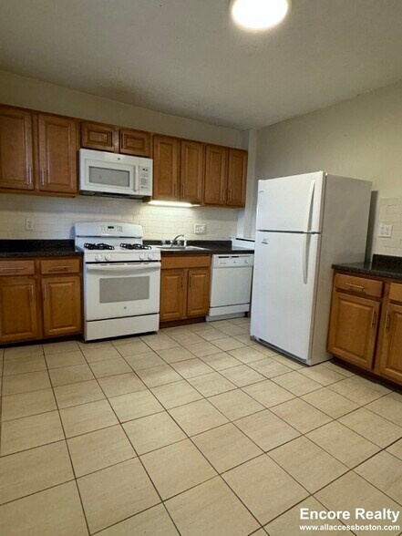 Building Photo - 9 Barrows St