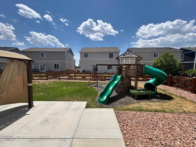 Building Photo - Newer 3 bedroom in Meadow Brook Crossing