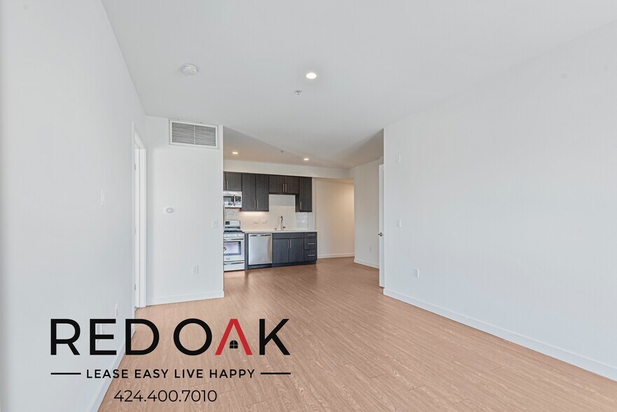 Building Photo - 11405 Chandler Blvd