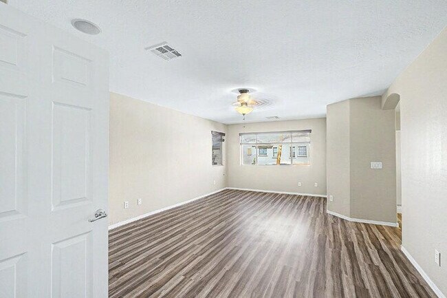 Building Photo - 16317 N 152nd Ave