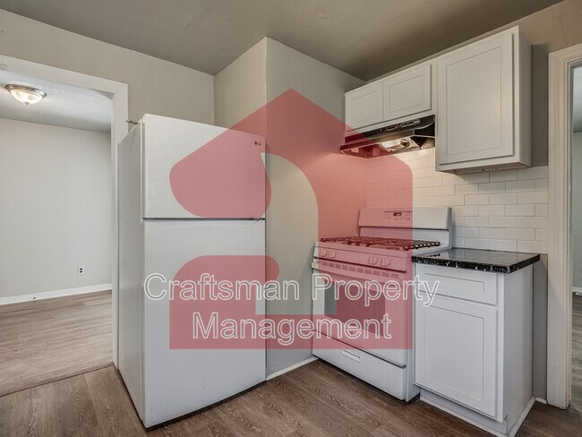 Building Photo - 1201 Carverdale Dr