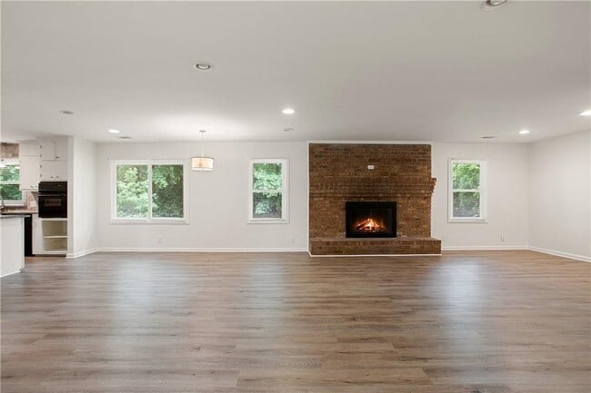 Building Photo - 2729 Lanier Dr