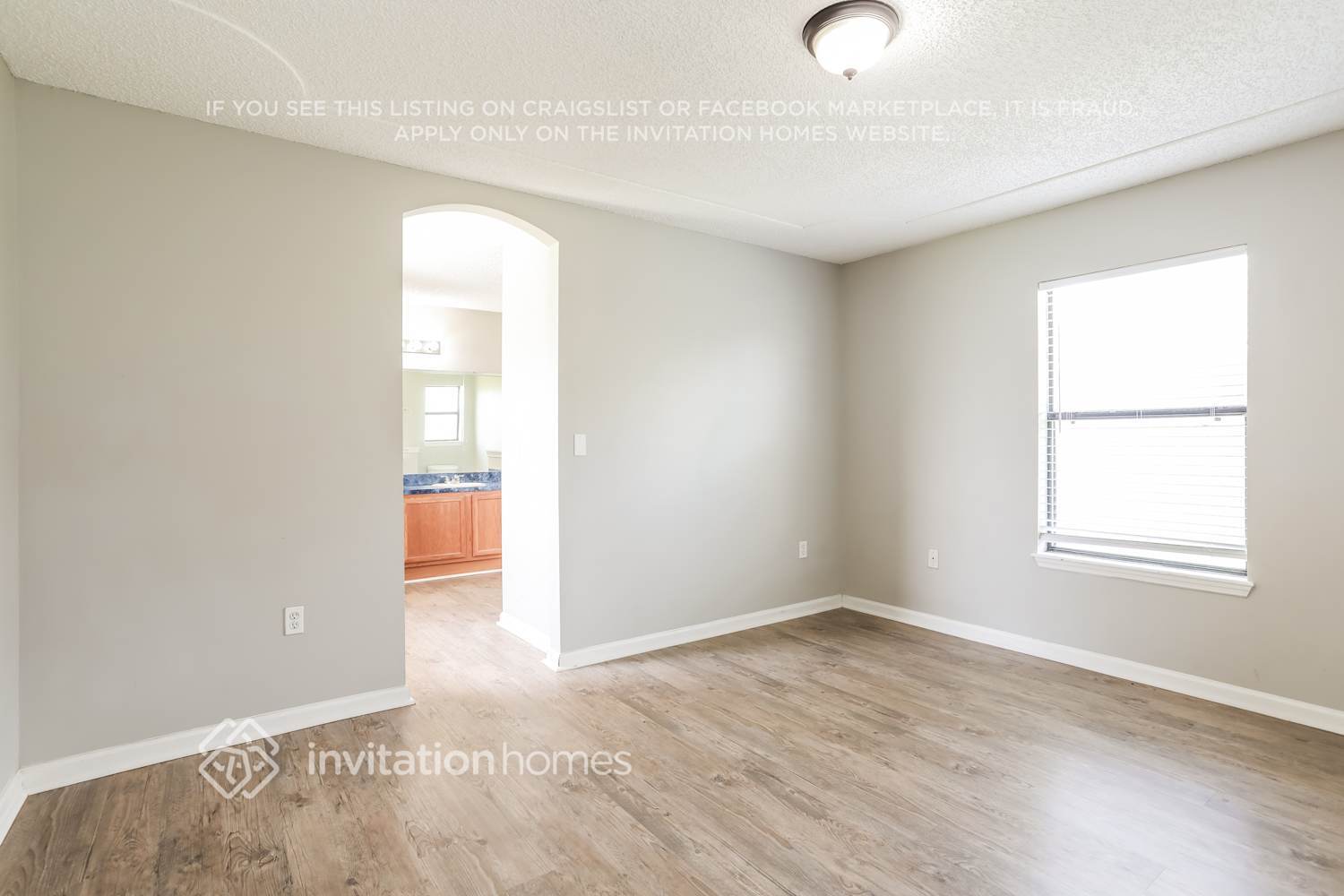 Building Photo - 9785 Oxford Station Dr