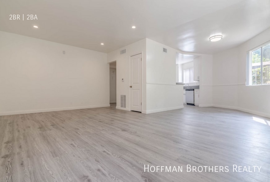 Building Photo - 8556 Cashio St