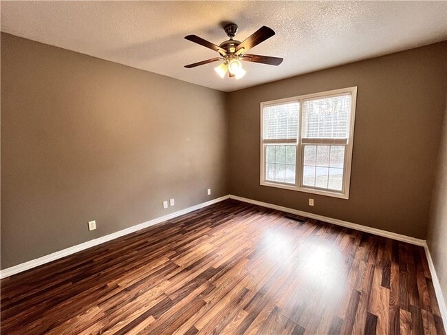 Building Photo - 95 Bassingham Dr