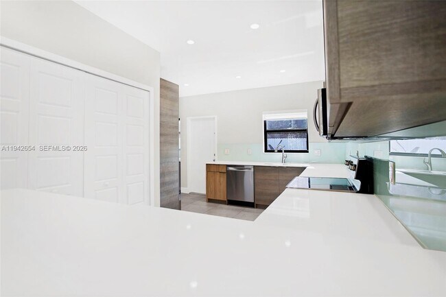 Building Photo - 1744 SW 22nd Terrace