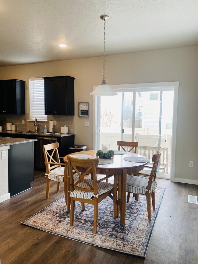 Building Photo - 5929 S Boddington Ln