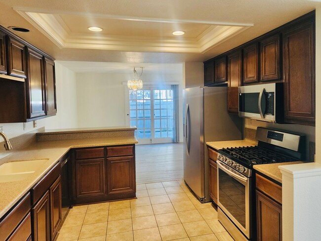 Building Photo - 2275 Hawthorne Pl