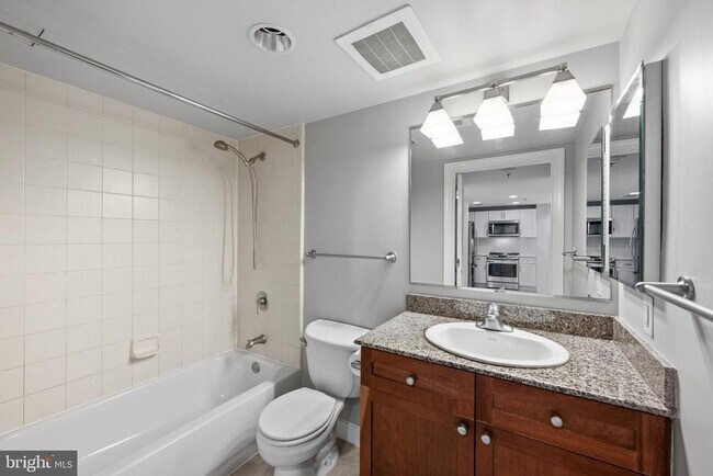 Building Photo - 777 7th St NW