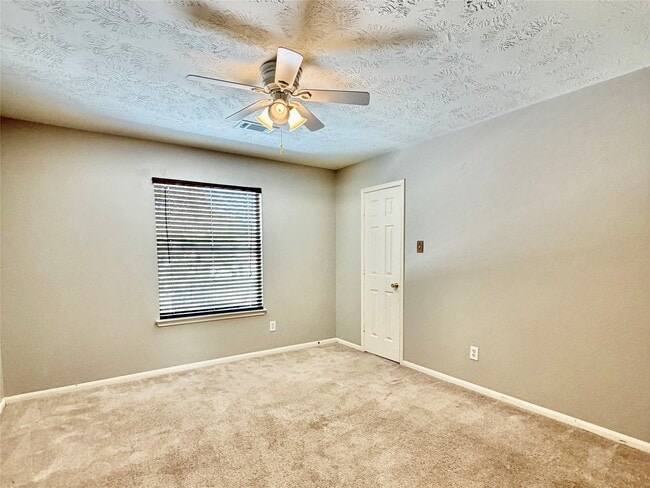 Building Photo - 6622 Grant Dr