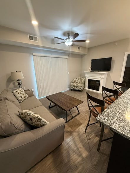 Building Photo - 2493 Sweet Home Rd