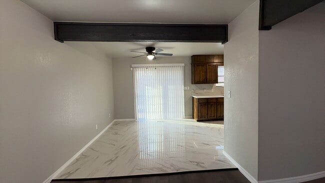 Building Photo - Welcome to this newly remodeled gem located in the heart of Tulsa!