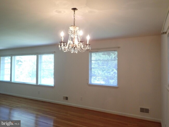 Building Photo - 7515 Granada Dr