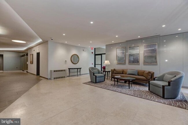 Building Photo - 4141 Henderson Rd