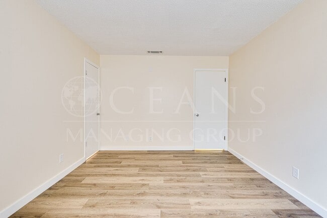 Building Photo - 3 Bedroom, 2 Bath Home in Ormond Beach – Lawn Care Included!