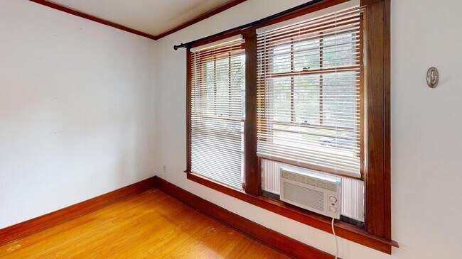 Building Photo - 815 Dewey-815DEW