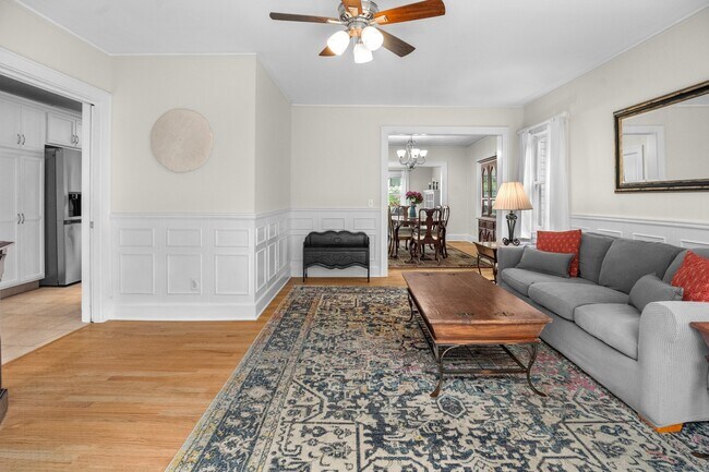 Building Photo - 14 Maple St