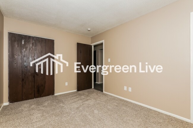 Building Photo - 4431 Greenmeadow Ct