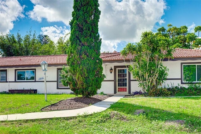 Building Photo - 2618 Valencia Dr