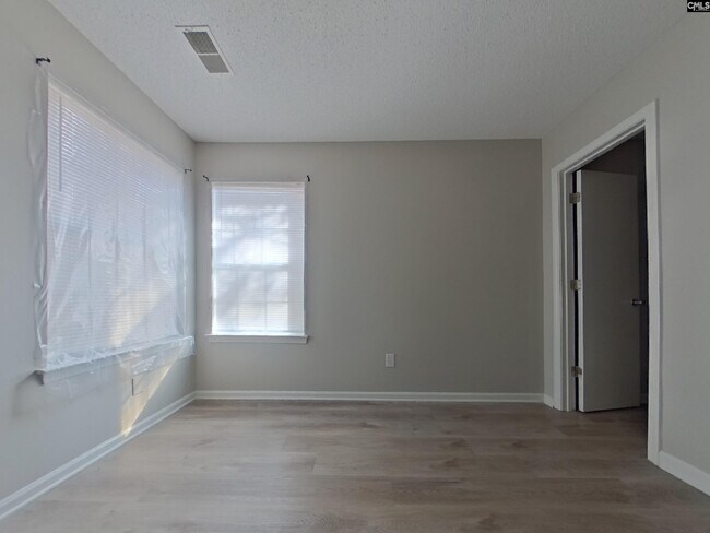 Building Photo - 3 Glen Knoll Ct