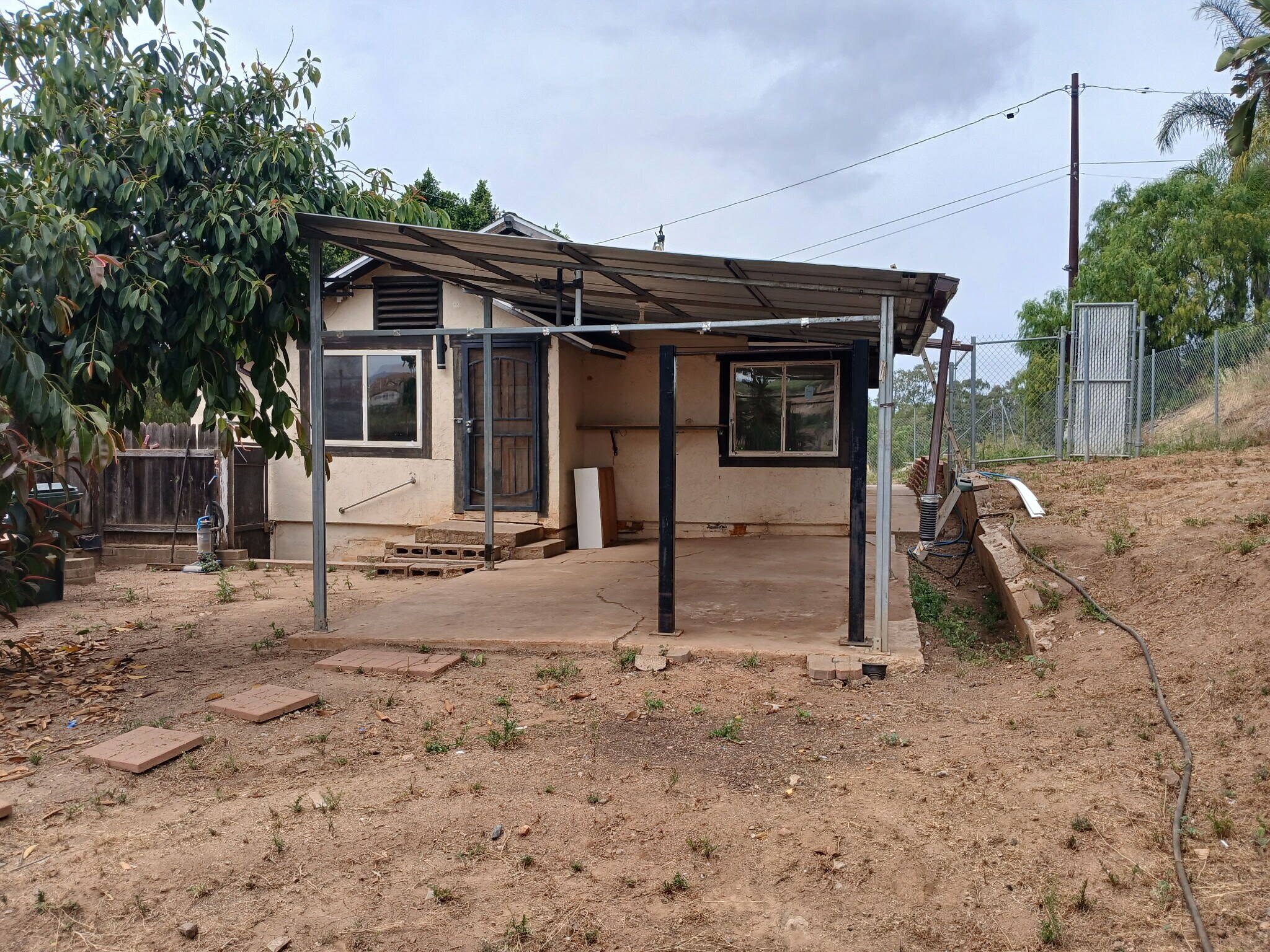 Building Photo - 2530 Cherimoya Dr