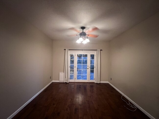 Building Photo - 457 Morales Ct