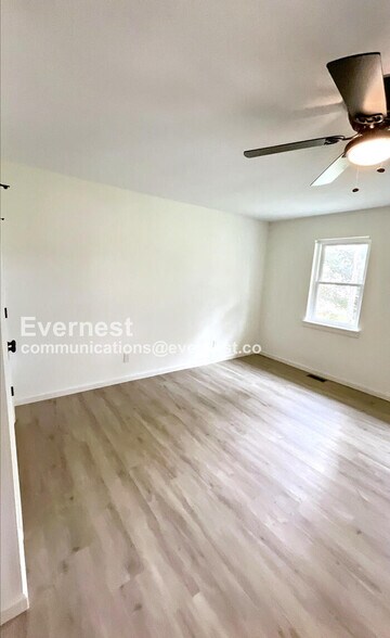 Building Photo - 11800 Dolly Pond Rd